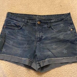 Faded Glory Short size 12 stretch denim with faded stars print